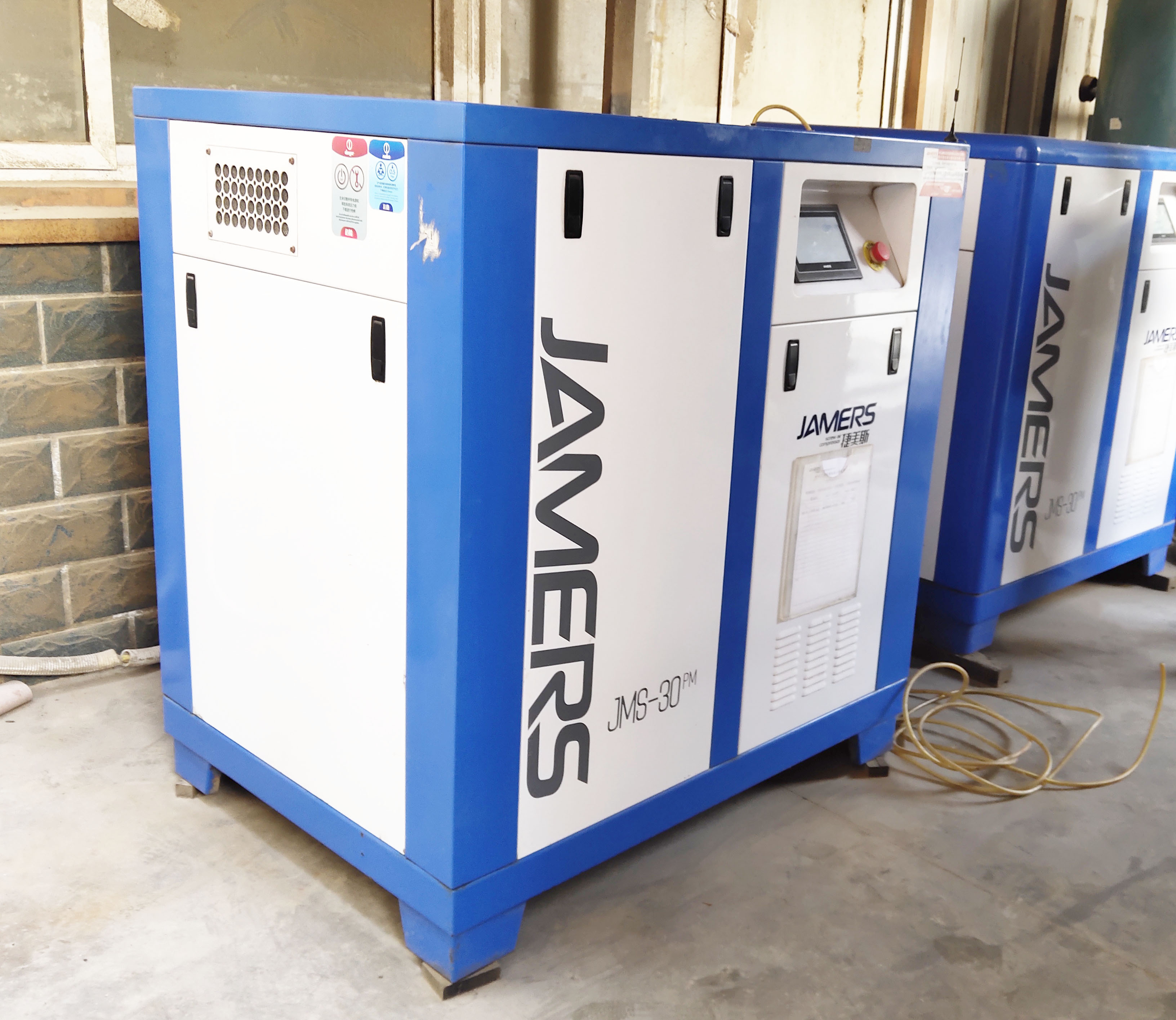 為什么越來(lái)越多的行業(yè)選用節(jié)能空壓機(jī)呢？